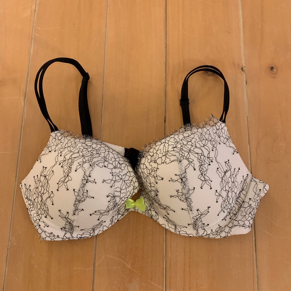 Victoria Secrets Bra